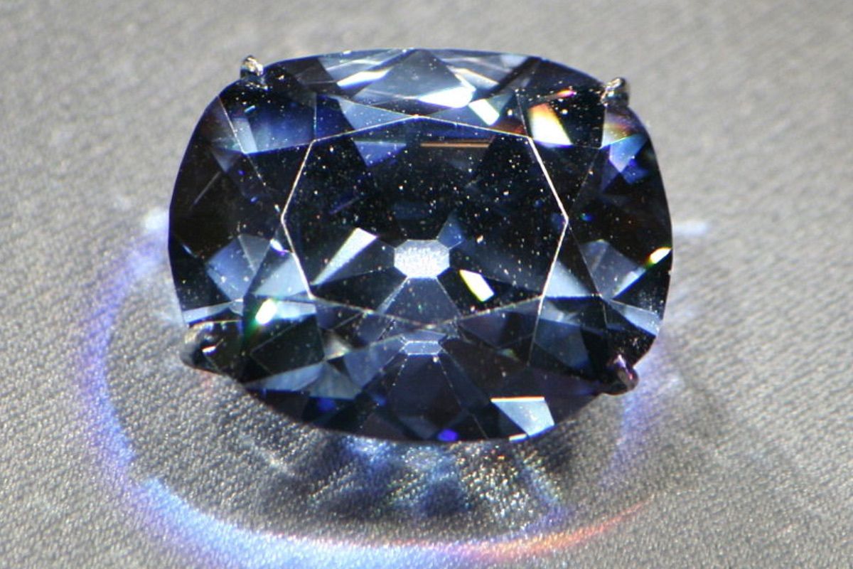 Picture of a diamond ring
